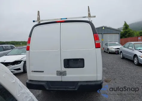 2017 Chevrolet Express G2500 Work Van из США, поврежденный, VIN 1GCWGAFF4H1128254